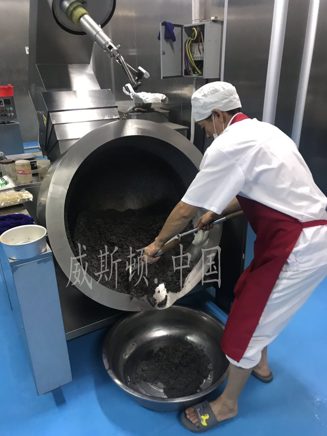 廣西電磁炒鍋炒糯米現場